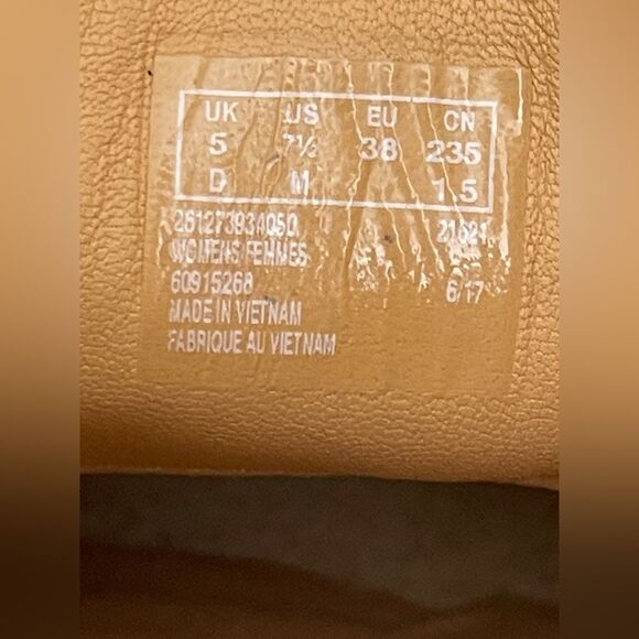 Clarks Women’s Chukka Dessert boots Boots in gray suede. 7.5 - Picture 9 of 17